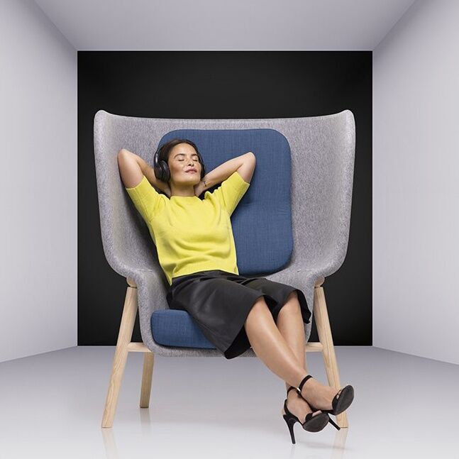 pod-chair-the-form-benjamin-hubert-privacy-new-colo